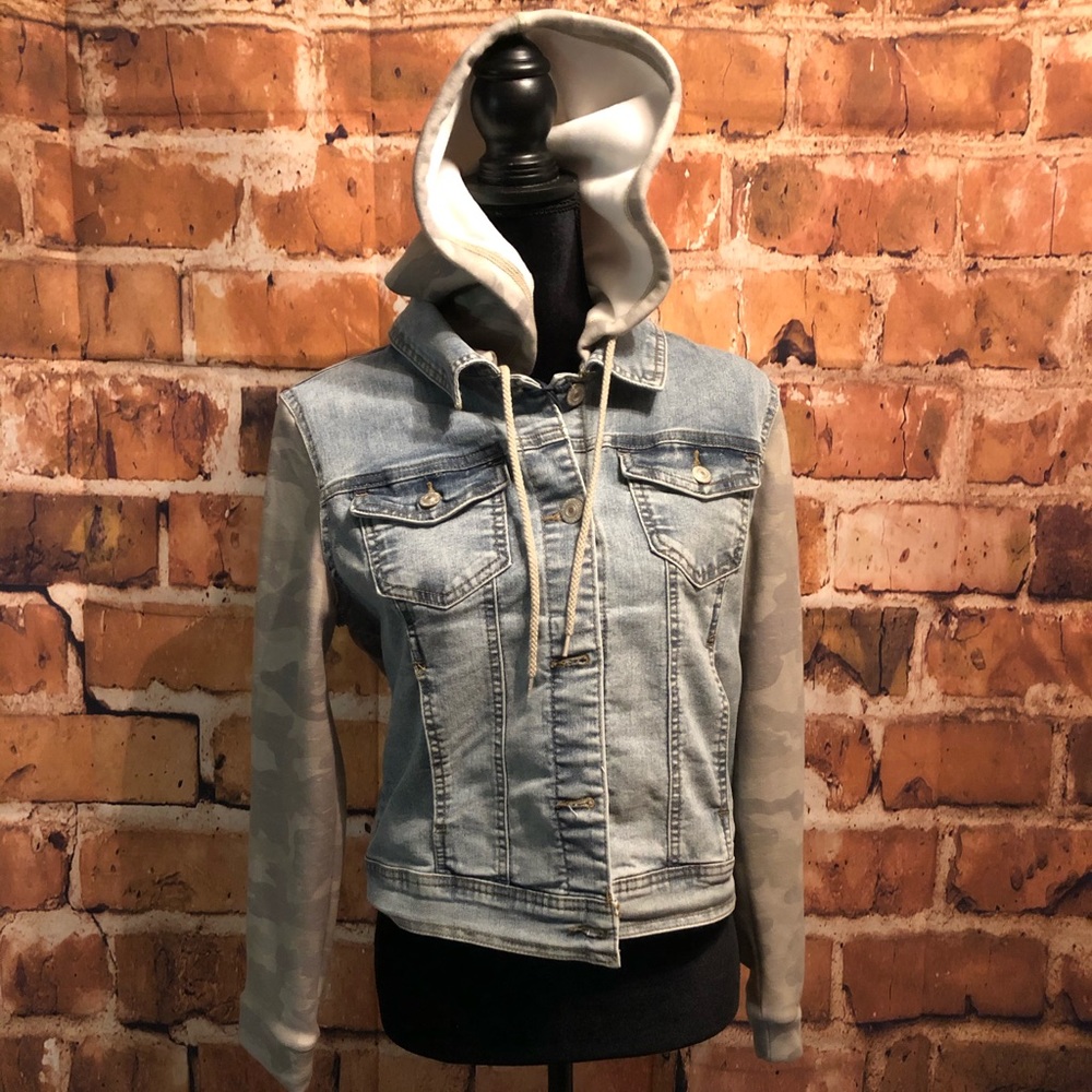 NWT Wallflower Denim & Camo Jacket